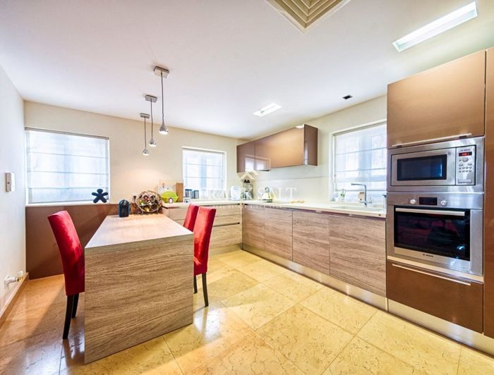 Image No.10-Ferme de 3 chambres à vendre à Malta