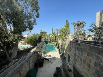 6896c73d-bc3d-43d9-bfb7-1da93fd2025f