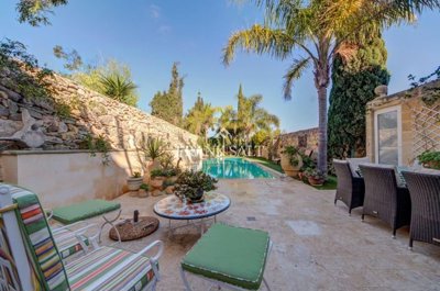 b123e049-33fe-4e4e-b54c-6bfa6b92c80d