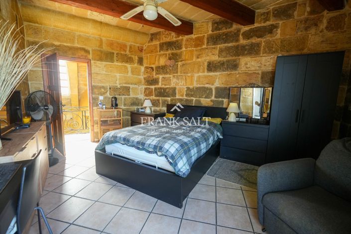 Image No.13-4 Bed Farmhouse for sale