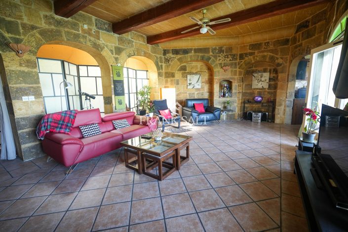 Image No.9-4 Bed Farmhouse for sale