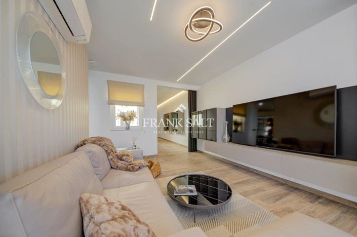 Image No.3-Penthouse de 3 chambres à vendre à Manikata