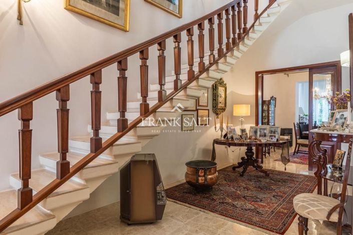 Image No.23-3 Bed Townhouse for sale