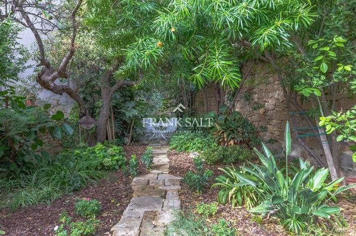 Image No.25-3 Bed Townhouse for sale