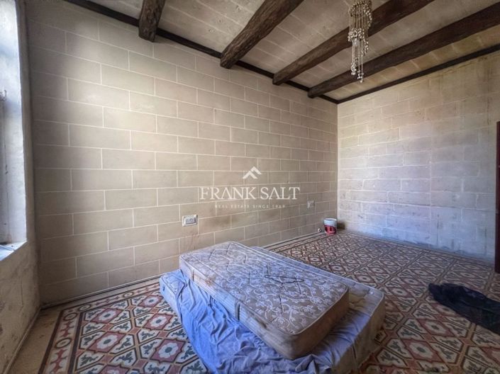 Image No.14-3 Bed Townhouse for sale