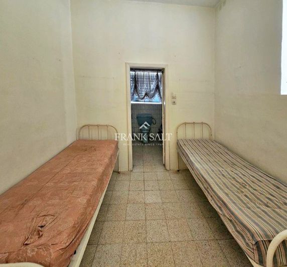 Image No.13-3 Bed Townhouse for sale