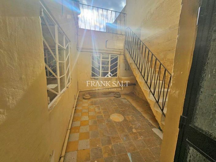 Image No.8-3 Bed Townhouse for sale