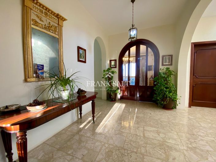 Image No.12-4 Bed Villa for sale