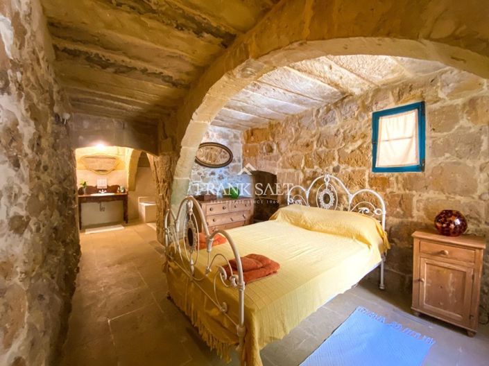 Image No.8-3 Bed Farmhouse for sale