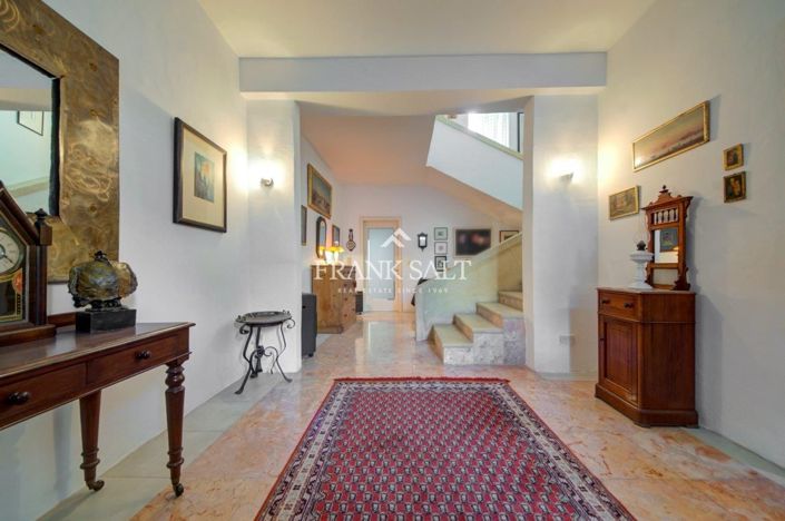 Image No.15-3 Bed Townhouse for sale