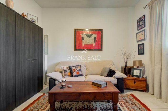 Image No.8-3 Bed Townhouse for sale