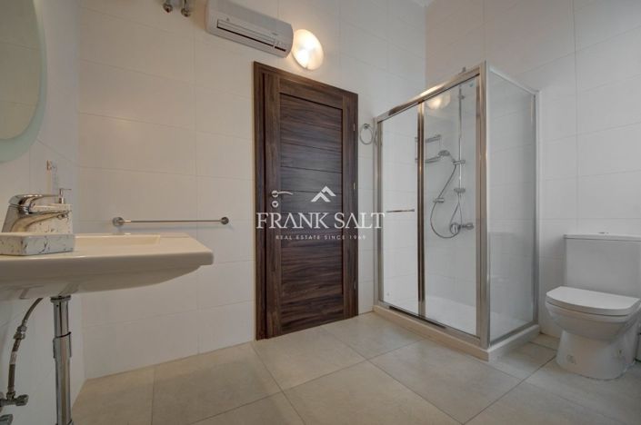 Image No.24-3 Bed Apartment for sale