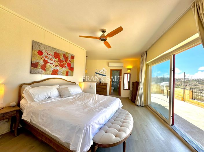 Image No.11-4 Bed Farmhouse for sale