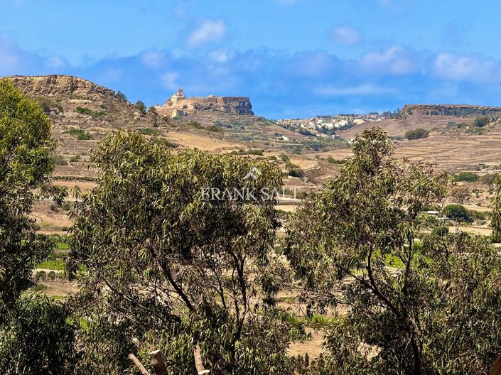 Image No.16-4 Bed Farmhouse for sale