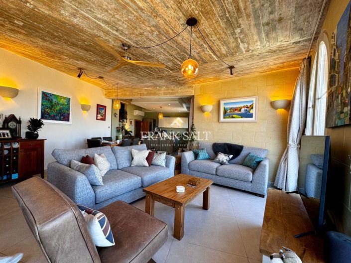 Image No.4-4 Bed Farmhouse for sale