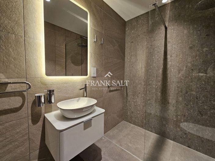 Image No.12-Studio de 1 chambre à vendre à Malta