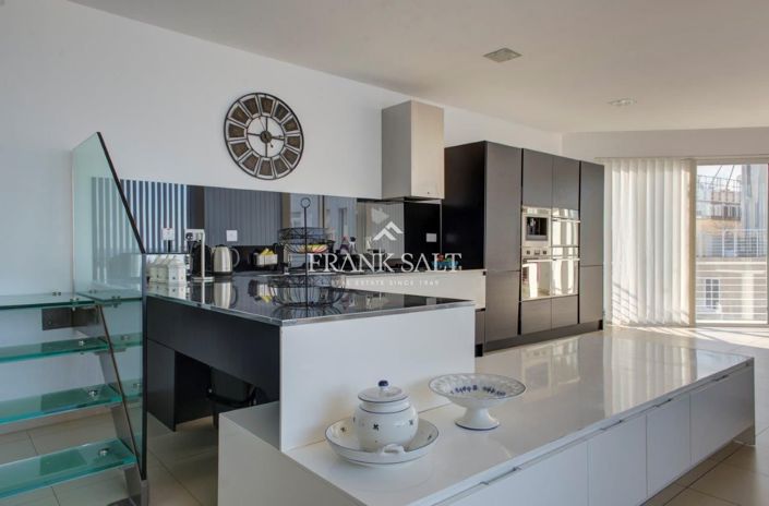 Image No.18-4 Bed Penthouse for sale