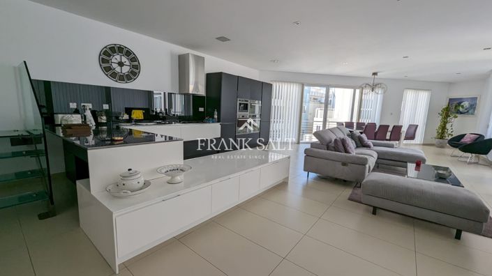 Image No.5-4 Bed Penthouse for sale