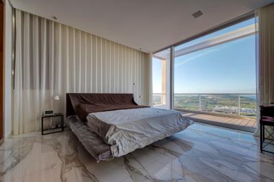 043301_2025010813530401349706_orig