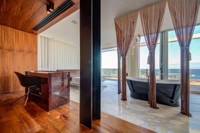 043301_2025010813530401349707_orig