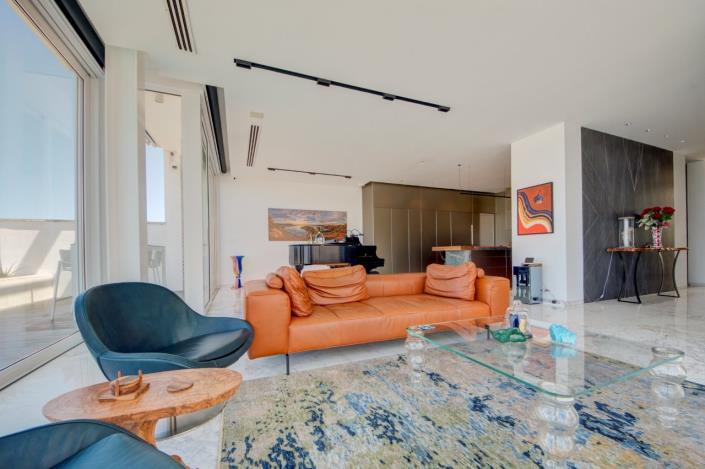 Image No.44-5 Bed Villa for sale