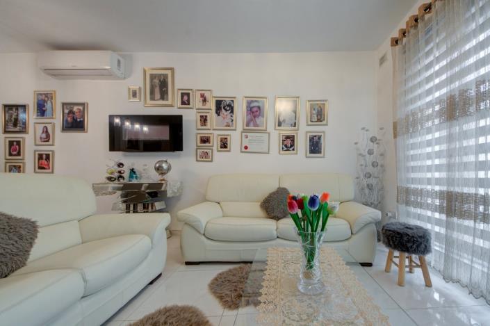 Image No.3-Appartement de 2 chambres à vendre à Zurrieq