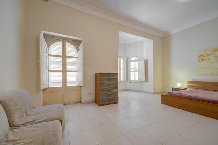 Image No.8-3 Bed Apartment for sale