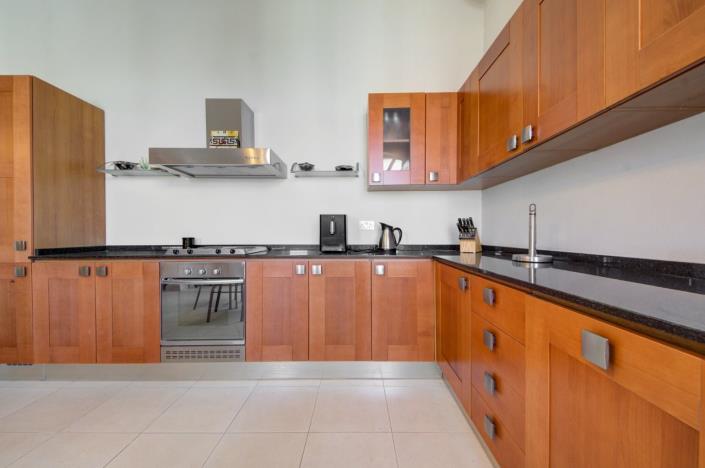 Image No.18-3 Bed Apartment for sale