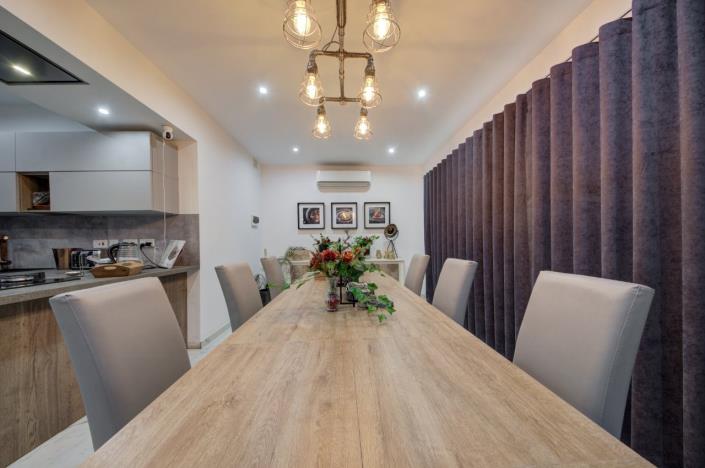 Image No.7-5 Bed Maisonette for sale