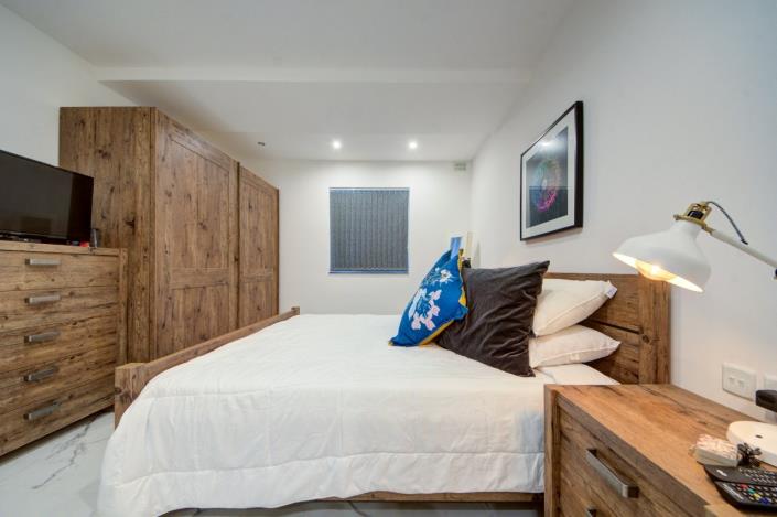 Image No.18-5 Bed Maisonette for sale