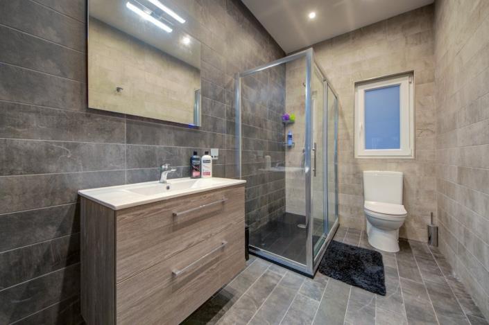 Image No.20-5 Bed Maisonette for sale