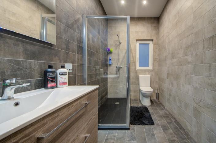 Image No.21-5 Bed Maisonette for sale