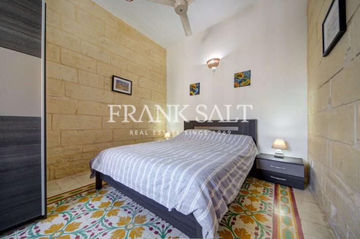 Image No.10-2 Bed Townhouse for sale