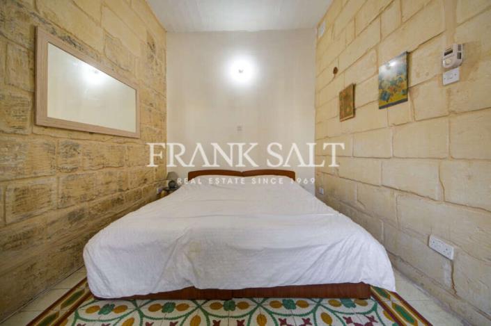 Image No.12-2 Bed Townhouse for sale