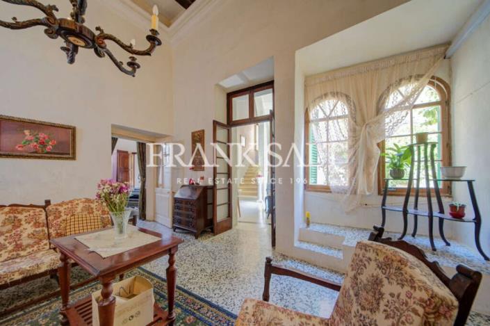 Image No.18-3 Bed Townhouse for sale