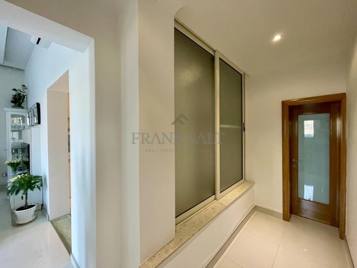 Image No.6-2 Bed Maisonette for sale