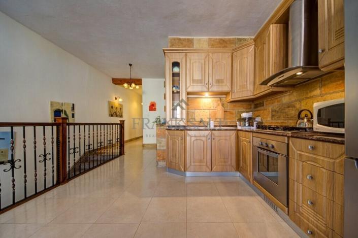 Image No.3-Maisonette de 3 chambres à vendre à Birzebbuga