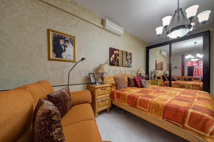 Image No.8-2 Bed Maisonette for sale