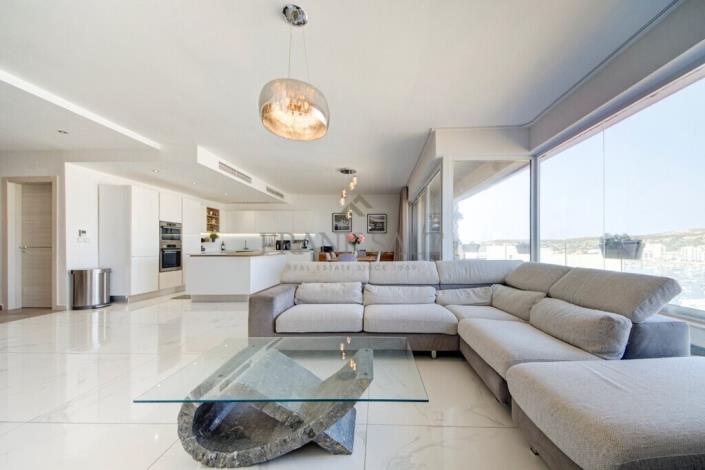 Image No.20-3 Bed Apartment for sale