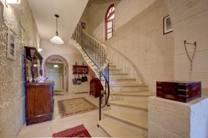 Image No.6-4 Bed Townhouse for sale