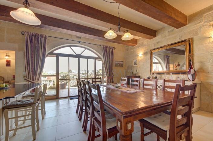 Image No.7-4 Bed Townhouse for sale