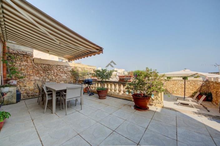 Image No.28-4 Bed Townhouse for sale