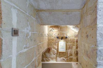 922085_20250902093902433794