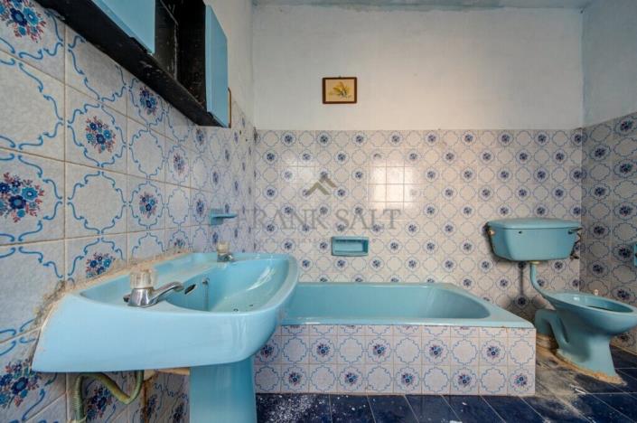 Image No.14-2 Bed Townhouse for sale