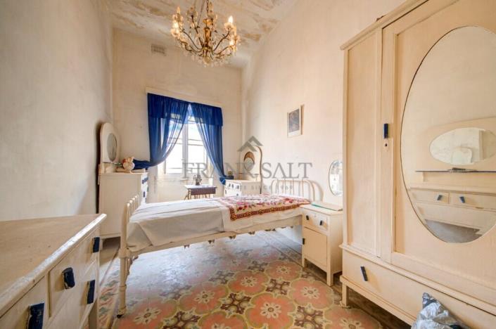 Image No.21-2 Bed Townhouse for sale