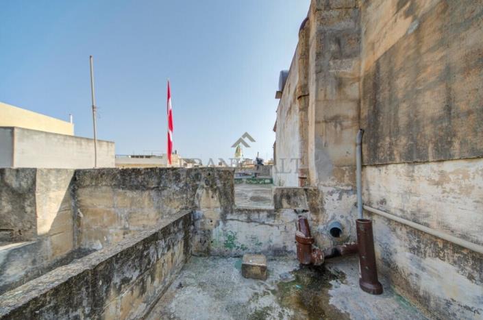 Image No.23-2 Bed Townhouse for sale