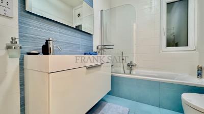 922961_20250929162139720523