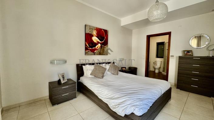 Image No.8-3 Bed Apartment for sale