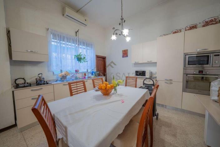 Image No.3-3 Bed Townhouse for sale