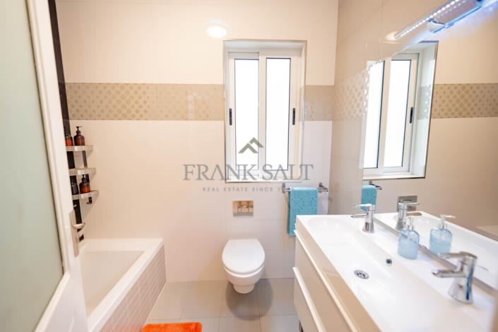 Image No.16-5 Bed Apartment for sale